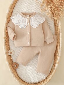 SHEIN 2pcs/Set Newborn Spring/Autumn Off-White Sweet Gentle Style Decor Cable Knit Hem Long Sleeve Cardigan & Matching Flower Decor Straight Leg Pants Set, - Apricot - View 7