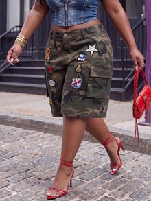 Slaydiva Plus Size Camo Print Applique Embroidered Shorts - Green - View 8
