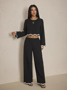 SHEIN PETITE طقم نسائي من قطعتين: ملابس علوية مزينة بالدانتيل وبنطلون فضفاض - الأسود - مشاهدة 3