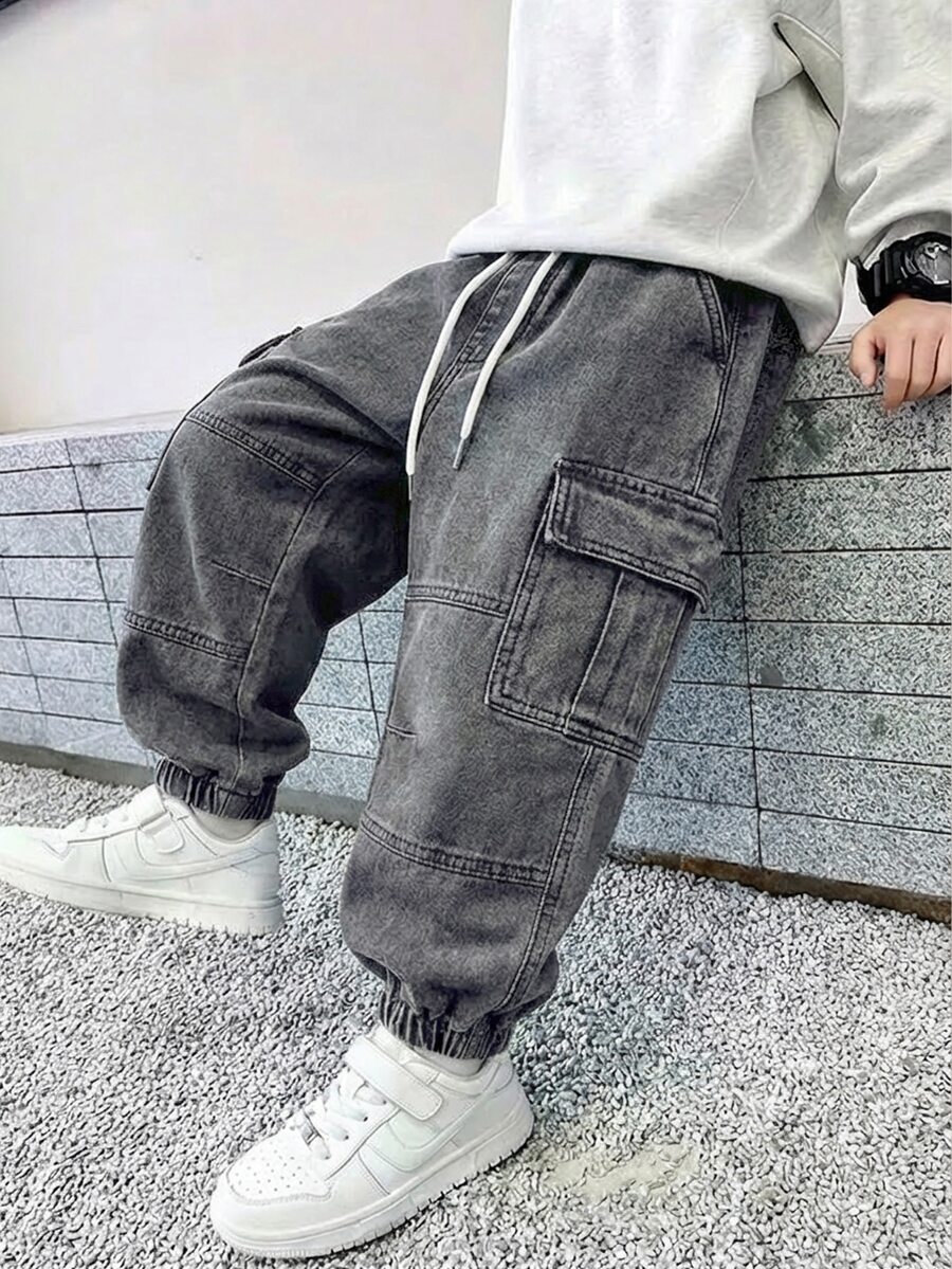 SHEIN Mirajuku 男童復古休閒街頭風多口袋寬鬆舒適全鬆緊腰抽繩收口丹寧工裝長褲，百搭時尚多功能