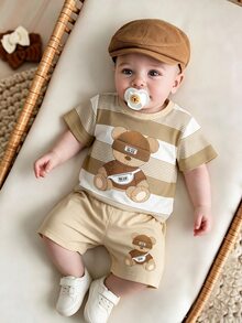 SHEIN 2件組卡其色黑白嬰兒幼童0-3歲韓系男嬰端莊可愛夏季度假假日熊圖案T恤短褲套裝 - 彩色 - 查看 2