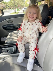 SHEIN 2件組女嬰連帽夾克運動褲套裝，可愛甜美奶油白櫻桃印花蝴蝶結緞帶長袖連帽常規款，適合派對、秋季、萬聖節、聖誕節 - 彩色 - 查看 2