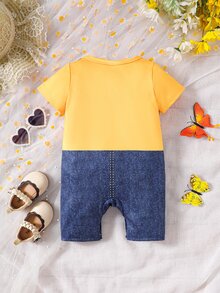 SHEIN Playful Pals Baby Boy Summer Casual Denim Effect Bee Printed Patchwork Short Sleeve Romper - Yellow - View 2
