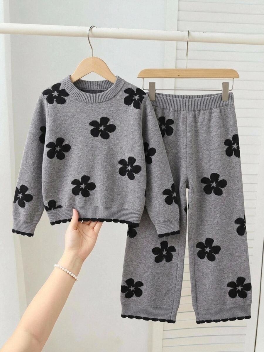 SHEIN Grey Floral Girls Knit Set, Girls Round Neck Sweater And Wide Leg Pants 2 Pieces Set, European And American Moms Love, Suitable For Outings And Gatherings. - Grey - View 1