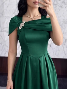 Modelyn Women's Rhinestones Decor Simple Pleated Casual Dress, For Daily Wear - Dark Green - View 4