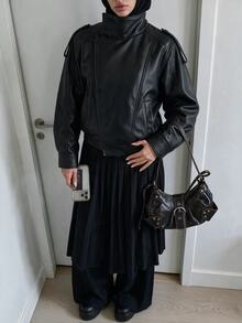 SHEIN ICON Setelan 2 Potong Rok Lipit dan Celana Pendek Kasual Warna Polos untuk Wanita - Hitam - View 6