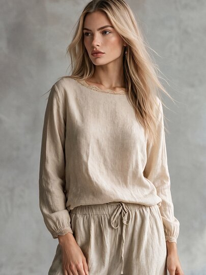 SHEIN Blusa casual elegante para mujer, color beige claro, cuello redondo, con ribete de encaje, estilo minimalista, versátil para ir al trabajo y uso diario