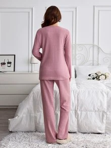SHEIN Cottnline طقم بيجامة كاجوال لطيف للشتاء من القطيفة المضلع مع لوحة مطرزة بعبارة Eat Sleep Repeat باللون الوردي المغبر والوردي الفاقع - وردي - مشاهدة 2