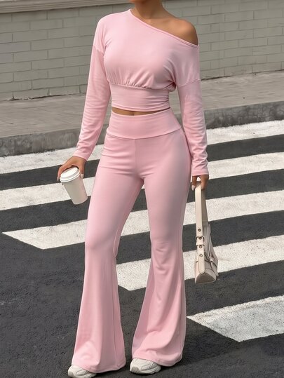 SHEIN Sovereign Charm طقم رياضي نسائي من قطعتين للخريف/الشتاء، توب رياضي بأكمام طويلة مكشوف الكتفين مع تجعيد أمامي، وبنطال رياضي بخصر عادي وأرجل واسعة، عصري ومتعدد الاستخدامات مناسب للارتداء اليومي الكاجوال، الجري، اليوغا، الجيم، التنس، الجولف، ركوب الدراجات