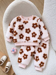 SHEIN Newborn Baby Winter Plush Round Neck Long Sleeve Top & Matching Plush Long Pants 2pcs Set, Coffee Color Floral Pattern, Casual Comfortable Outfit For Indoor, Outdoor, Strolling And More - Multicolor - View 2