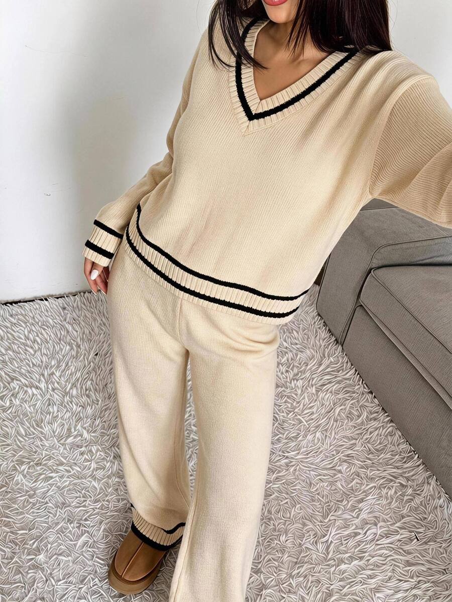 SHEIN Tween Girls Colorblock Minimalist V-Neck Sweater Set - White - View 1