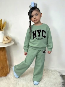 SHEIN Kids Young Girl Casual Heart Print Knit Solid Color Loose Drop Shoulder Long Sleeve Fall Winter Sweatshirt Pleated Wide Leg Sweatpants Set - Green - View 4