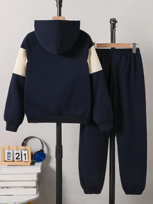 Casuvi Kids 青少年男孩秋冬保暖內裡加厚運動套裝，拼色連帽拉鍊運動外套 + 側條紋慢跑長褲 2件套，插肩袖小馬印花裝飾，柔軟針織面料，寬鬆休閒版型，適合學校、戶外、居家穿著，男孩秋冬時尚2件套 - 彩色 - 查看 3