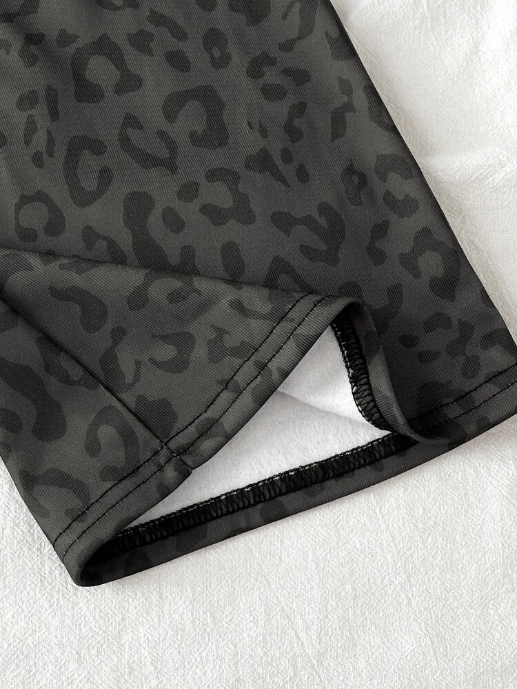 SHEIN طقم كاجوال للبنات المراهقات للخريف والشتاء، ستايل شارع يومي، بطبعة نمر وشعار حرفي، رمادي داكن، سويت شيرت بغطاء رأس وسحاب وبنطال رياضي - رمادي غامق - مشاهدة 5