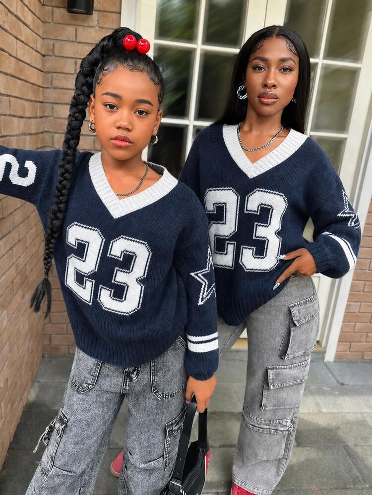 SHEIN Sweater Rajut Longgar Leher V Bermotif Angka, Nyaman dan Kasual untuk Anak Perempuan Remaja, Sweater Musim Gugur/Dingin, Sweater Bermotif Angka, Gaya Kolese, Cocok untuk Ibu dan Anak - Biru - View 8