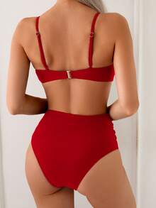 SHEIN Swim Conjunto de bikini de control de abdomen de cintura alta con tirantes de conchas metálicas y cuentas, elegante para vacaciones de primavera/verano 2025 para mujeres - Rojo - Ver 2