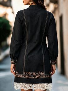 EMERY ROSE 大尺碼女款優雅丹寧效果刺繡定位印花圓領直筒對比色長袖洋裝，金屬拉鍊蕾絲設計，舒適適合日常通勤、外出、約會、聚會 - 黑色 - 查看 2