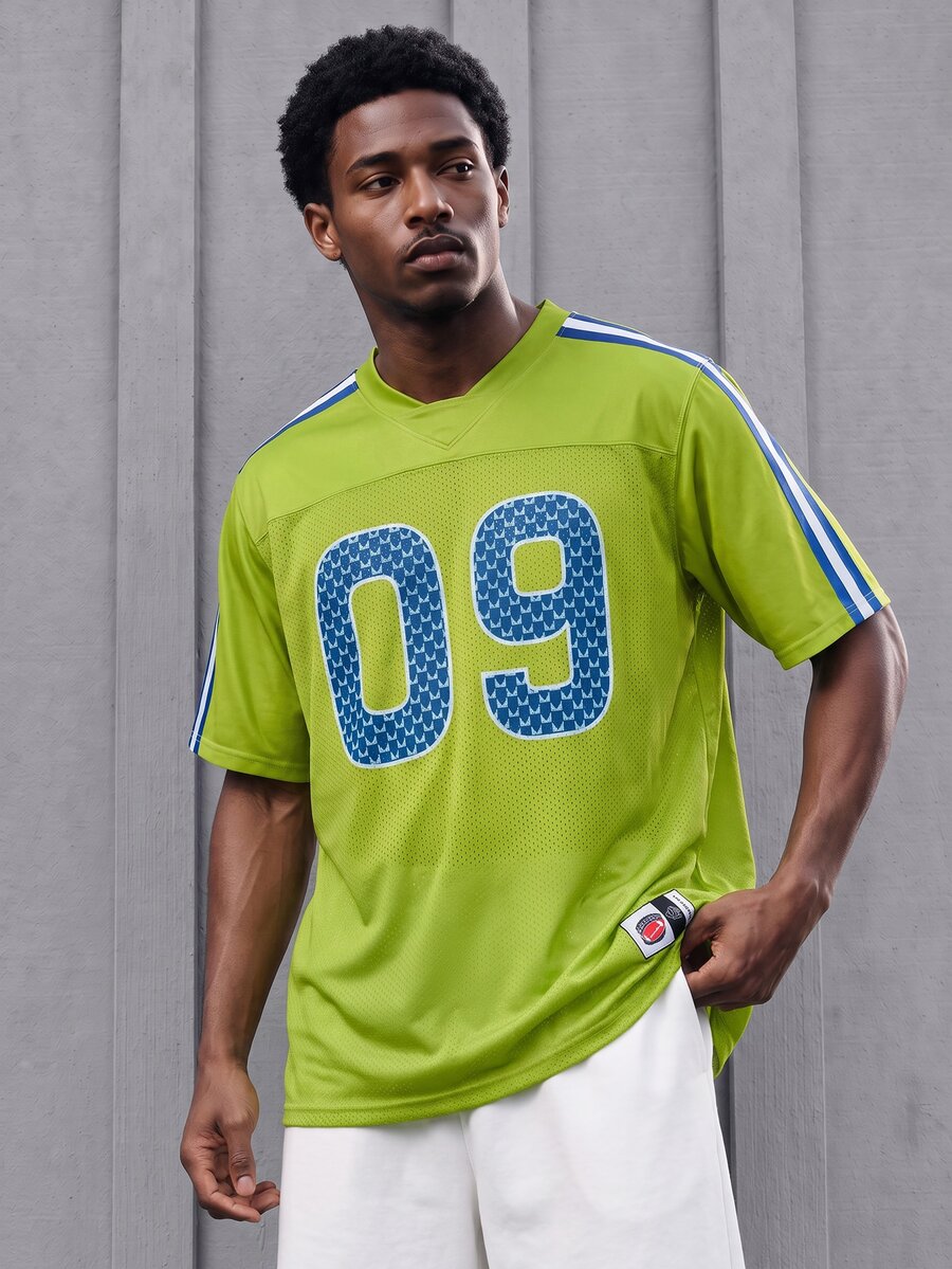 Gym Rark Men's Green Knitted Fabric Sports Tee: Breathable, Short Sleeve, V-Neck, And Long Length For Enhanced Comfort And Style - Green - View 1