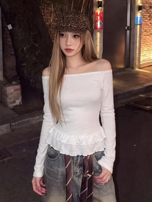 Tideelle تي شيرت نسائي أبيض بكتف غير متماثل من نسيج مضلع بأكمام طويلة، بقصة ضيقة، بأسلوب بسيط وجذاب، طبقة داخلية فرنسية ناعمة مع تصميم حافة مكشكشة - أبيض - مشاهدة 3
