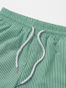 Manfinity EMRG طقم قميص وشورت رجالي كاجوال مخطط للصيف - متعدد الألوان - مشاهدة 4