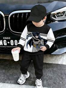 BATMAN X SHEIN 2件組男嬰休閒可愛卡通印花圓領長袖衛衣與運動長褲套裝，抓絨內裡，適合秋冬穿著 - 彩色 - 查看 1