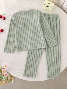 طقم من قطعتين بلون أخضر عشبي مع طباعة كرز، ملابس علوية بأكمام طويلة وبنطال طويل، ملابس داخلية بطبقة أساسية بأسلوب بسيط وعادي للفتيات - أخضر - مشاهدة 3