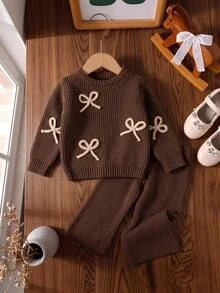 SHEIN Playful Pals طقم ملابس محبوك للبنات الصغيرات بنمط فيونكة، ملابس علوية بأكمام طويلة وبنطلون - بني - مشاهدة 7