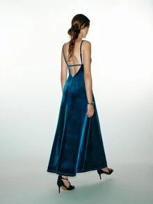 MOTF PREMIUM DEEP V-NECK LONG VELVET DRESS WITH BEADED CHAIN DECORATION - Dark Blue - View 6