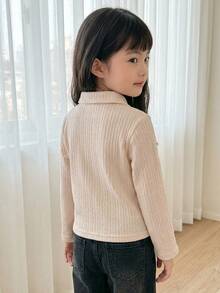 Dazy Kids 女童紋理鏤空設計領口短袖T恤 秋季 - 杏色 - 查看 2