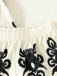 SHEIN Tween Girls 2pcs/Set Black And White Geometric Floral Print Flutter Sleeve Top Set, Holiday Outfits, Casual - Black and White - View 6