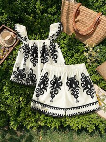SHEIN Tween Girls 2pcs/Set Black And White Geometric Floral Print Flutter Sleeve Top Set, Holiday Outfits, Casual - Black and White - View 4