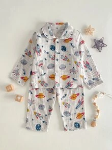 SHEIN Vintaside Kids 4套隨機發貨 1套夏季秋季四季通用 男嬰可愛卡通熊獅動物火箭星球印花 柔軟舒適雙層皺褶布料 彼得潘領長袖褲裝家居服 - 彩色 - 查看 4