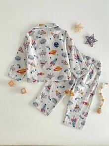 SHEIN Vintaside Kids 4套隨機發貨 1套夏季秋季四季通用 男嬰可愛卡通熊獅動物火箭星球印花 柔軟舒適雙層皺褶布料 彼得潘領長袖褲裝家居服 - 彩色 - 查看 3