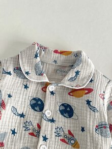 SHEIN Vintaside Kids 4套隨機發貨 1套夏季秋季四季通用 男嬰可愛卡通熊獅動物火箭星球印花 柔軟舒適雙層皺褶布料 彼得潘領長袖褲裝家居服 - 彩色 - 查看 5