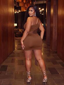 Slaydiva Plus Size Women Solid Color One Shoulder Sleeveless Ruched Ribbon Design Slim Fit Fashion Dress - Rust Brown - View 2