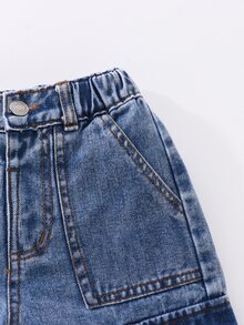 SHEIN Genkimix Kids 男童淺藍色丹寧工裝褲，冬季休閒日常穿著，彈性腰頭附可調抽繩，大口袋，寬鬆直筒版型 - 中等水洗藍 - 查看 5