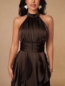 Silquee Gaun Satin Cokelat Model A-Line Model Halter untuk Musim Gugur/Dingin dengan Hiasan Ruffle Berlapis yang Rumit, Cocok untuk Pesta, Pernikahan, Ulang Tahun, Wisuda, dan Acara Klub. - Emas - View 7
