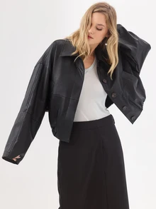 KÆRIA Hus Avslappnad PU-jacka med knappar – texturerad läderlook – svart – oversized, utility, minimalistisk - Svart - Visa 6