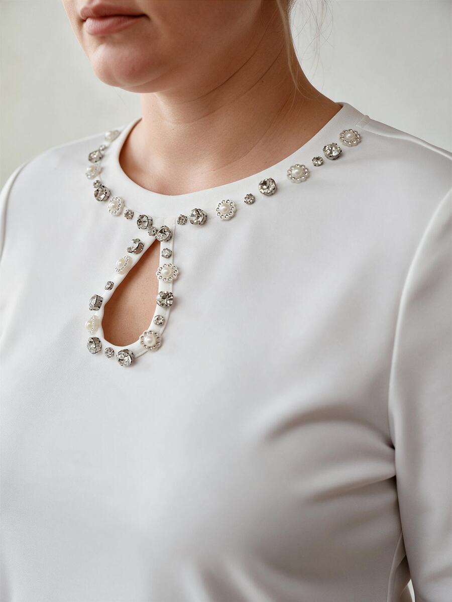 MOTF PREMIUM NEW SUMMER HEAVY EMBELLISHED RHINESTONE HOLLOW ROUND NECK PLUS SIZE SHORT SLEEVE T-SHIRT WOMEN SLIMMING TOP WHITE UNDERSHIRT - White - View 2