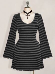 SHEIN ICON 大尺碼女款秋冬復古性感千禧風Y2K日常簡約休閒黑灰條紋V領喇叭袖洋裝 - 彩色 - 查看 3