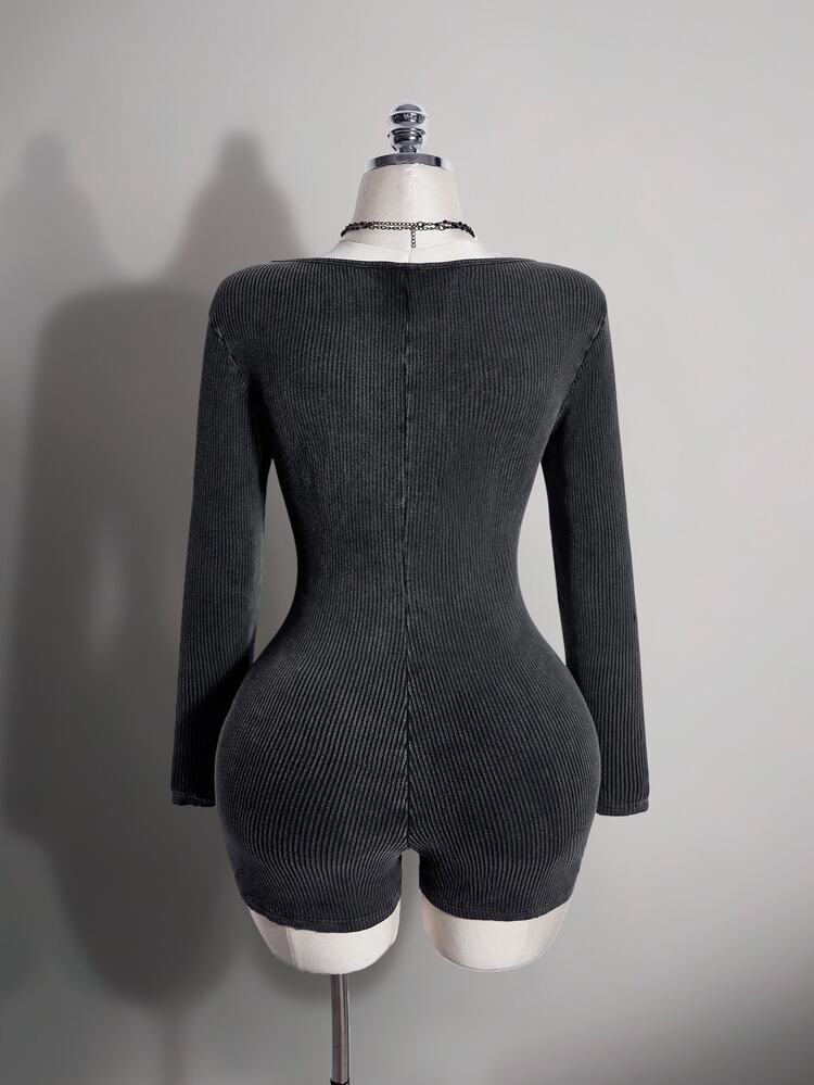 SHEIN ICON 女款大尺碼秋冬復古性感千禧風Y2K簡約休閒破洞雪花水洗黑方領連身褲 - 黑色 - 查看 2