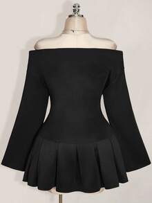 SHEIN ICON Women's Plus Size Autumn/Winter Retro Sexy Millennial Style Y2K Simple Off-Shoulder Asymmetrical Hem Flared Sleeve Pleated Skirt Black Air Layer Set - Black - View 2