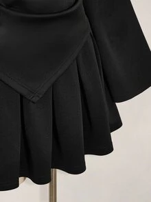 SHEIN ICON Women's Plus Size Autumn/Winter Retro Sexy Millennial Style Y2K Simple Off-Shoulder Asymmetrical Hem Flared Sleeve Pleated Skirt Black Air Layer Set - Black - View 8