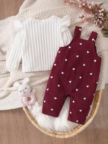 SHEIN Playful Pals 女嬰蓮花粉卡通熊連身褲套裝，滿版愛心印花荷葉袖上衣與羅紋吊帶褲 2 件套，適合外出與玩耍 - 紅色 - 查看 2