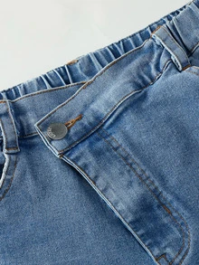 SHEIN 女童破洞喇叭牛仔褲，四季皆宜，復古 Y2K 街頭風，淺藍色丹寧，破洞磨損設計，毛邊褲腳，喇叭褲腿，舒適彈性棉丹寧布料，可搭配長袖 T 恤、衛衣，百搭，適合日常出遊、派對、音樂節等，春夏/秋冬熱銷款 - 中等水洗藍 - 查看 6