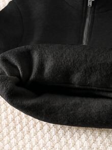 SHEIN 2件組男孩休閒舒適百搭立領半拉鍊套頭衛衣，附貼袋與對比色織標 + 寬鬆運動工裝褲，保暖內裡刷毛厚實面料，適合秋冬 - 黑色 - 查看 6