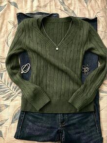 IslaSuriya Olive Green Retro Sweet & Spicy V-Neck Slim Fit Knit Sweater, Suitable For Daily Wear, School And Street Style - Olive Green - View 4