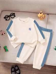 2件組幼兒男童運動衫慢跑褲套裝，可愛米色藍色膠帶字母印花，長袖圓領，寬鬆舒適，適合秋季上學，大哥哥運動休閒服 - 杏色 - 查看 3