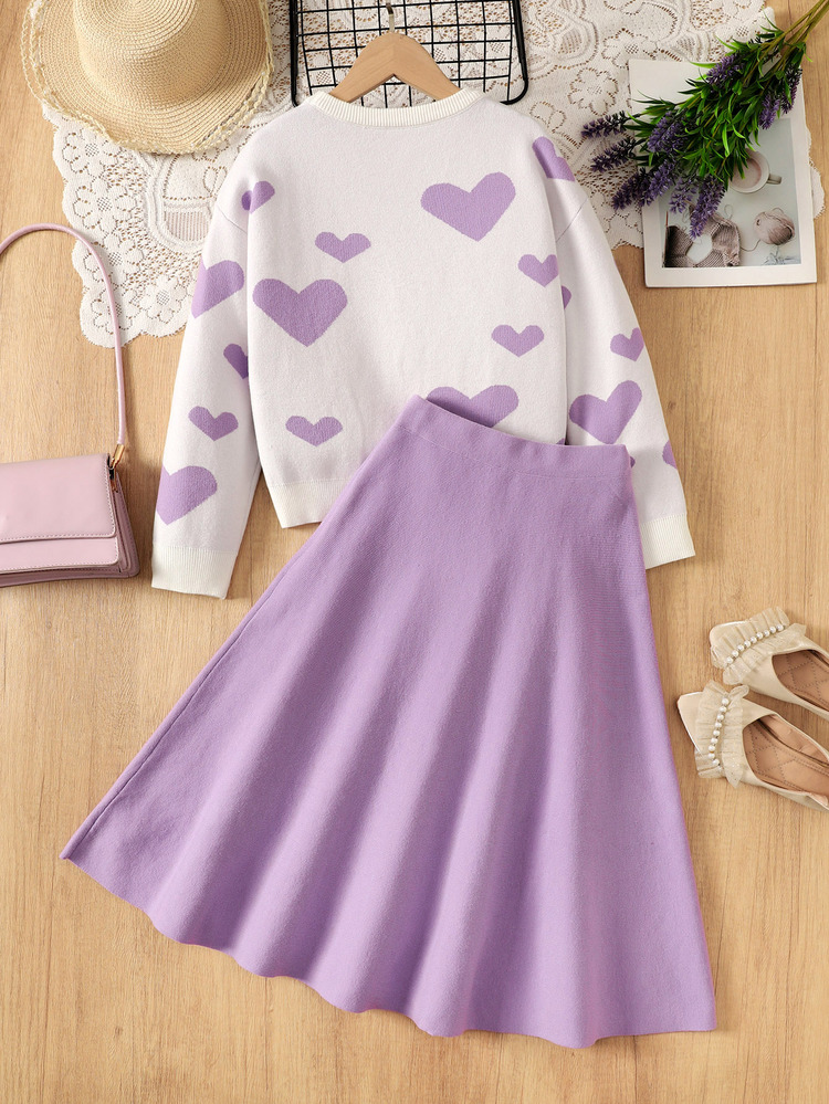 SHEIN Bộ 2 món áo len chui đầu tay dài cổ tròn dáng rộng họa tiết jacquard trái tim ngọt ngào và chân váy dài đồng bộ cho bé gái tween, phong cách thường ngày mùa thu/đông, màu tím - Màu tím hoa cà - Xem 4