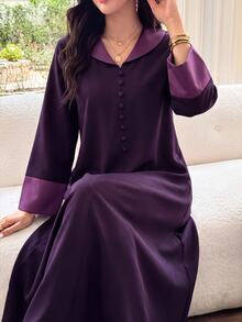 Mulvari 優雅紫色翻領長袖 Abaya 對比袖口前開鈕扣寬鬆長版端莊洋裝,秋冬正式晨間 Ninang 婚禮穿著 - 紫色 - 查看 4